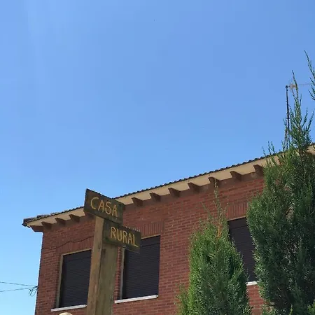 بيت ضيافة Casa Rural Alaejos