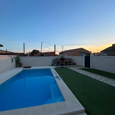 بيت ضيافة Casa Rural Alaejos *